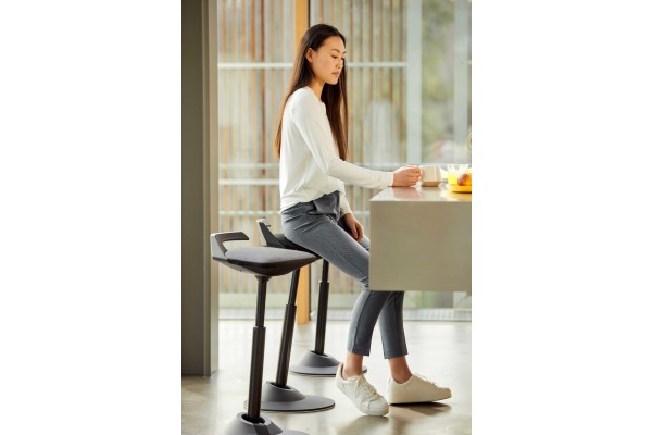 AERIS Stehhocker Muvman 311STBKCM schwarz/grau