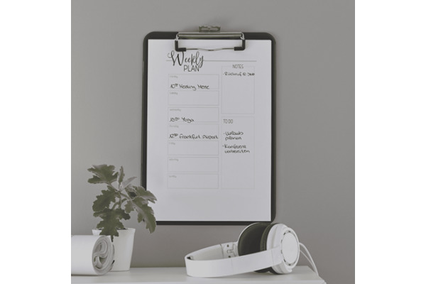 LEITZ Klemmbrett WOW PS A4 39710001 weiss