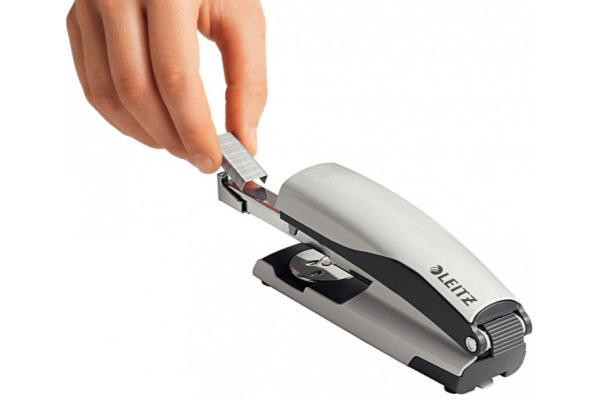 LEITZ Heftgerät NeXXt 5500 55000085 hellgrau 30 Blatt